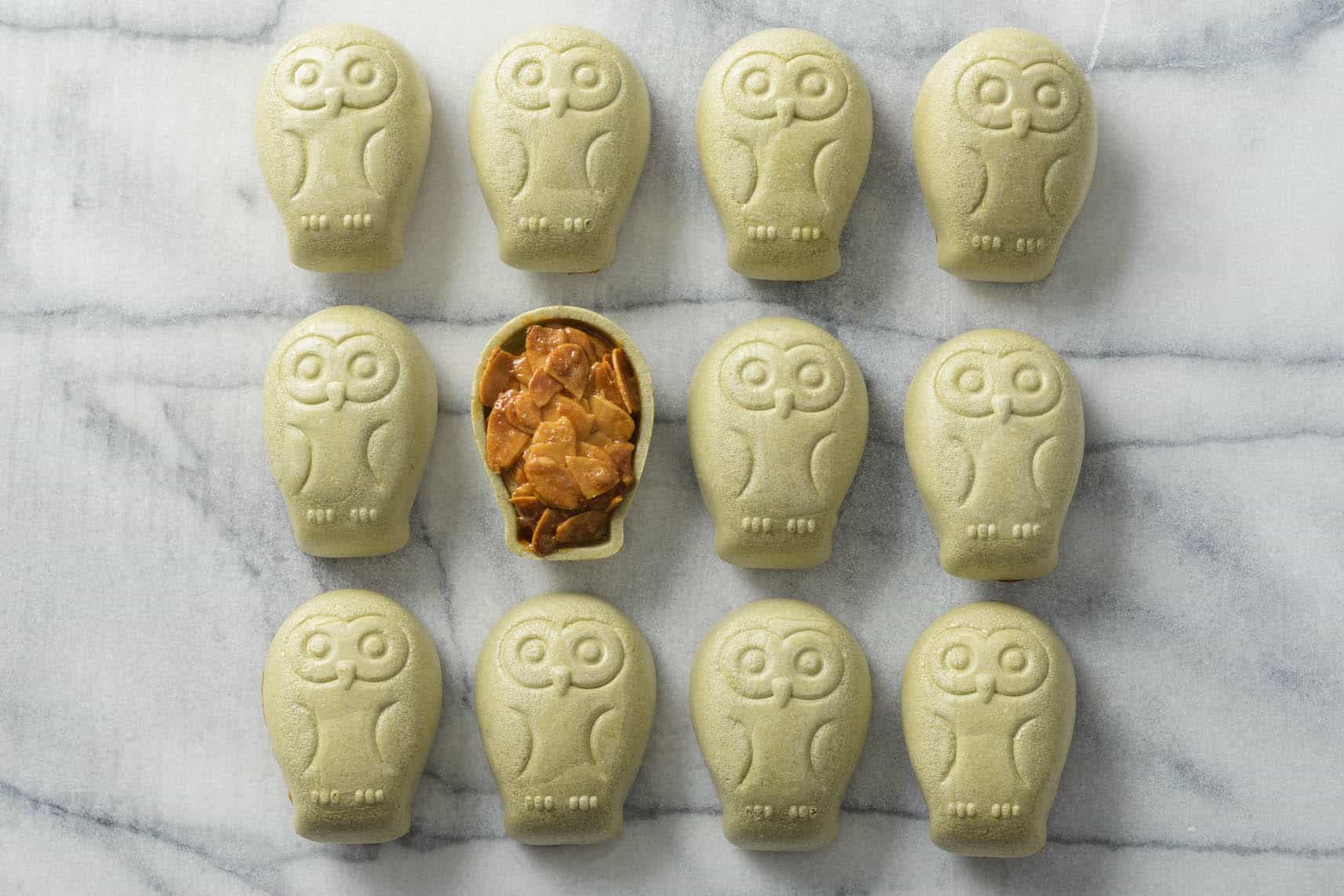 プチギフトにおすすめかわいいフクロウの縁起菓子